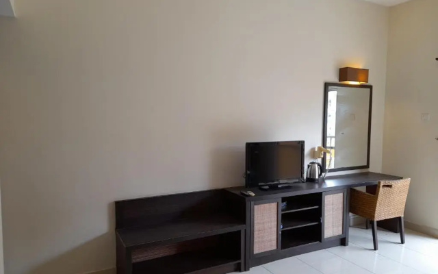 5pax Gold Coast Morib Resort - Banting Sepang KLIA Tanjung Sepat - photo 2
