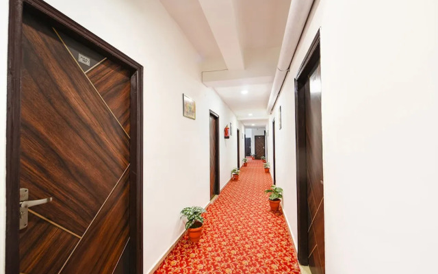 Fabhotel Silver Stone