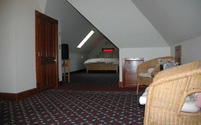 Nauvoo Grand Bed & Breakfast