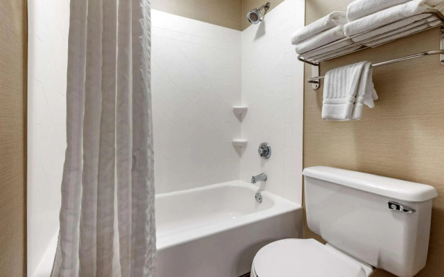 Comfort Inn & Suites Butler