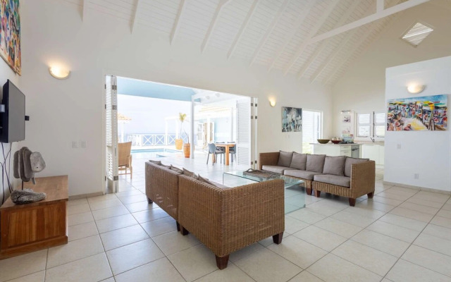 Ocean Whisper Villa in Sint Willibrordus