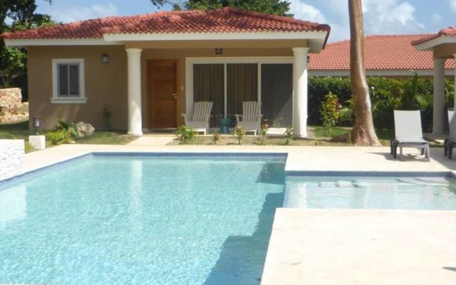 Private two Story Villa With Guest House