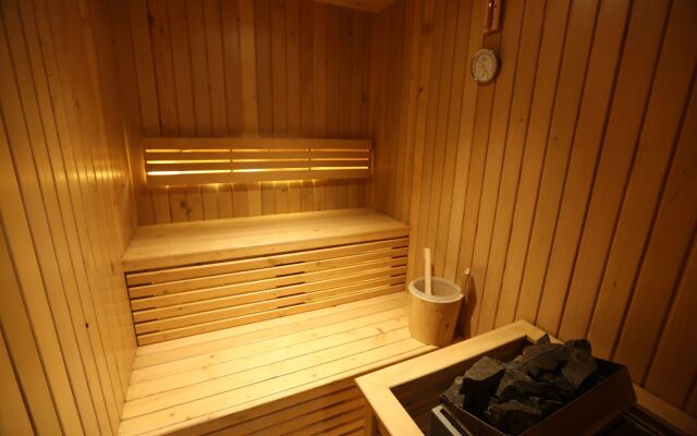 Grand Whiz Hotel Poins Simatupang Jakarta