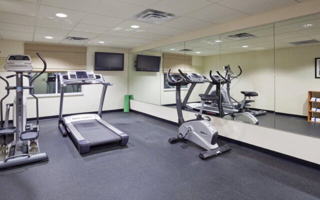 Holiday Inn Express Hotel & Suites Rogers by IHG