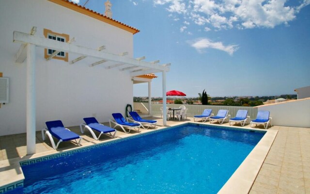 Villa 3 Bedrooms With Pool 101343