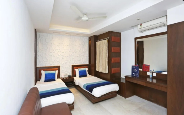 Hotel Myra By OYO Rooms