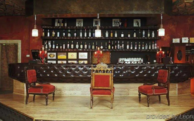 Trivia Antique Hotel