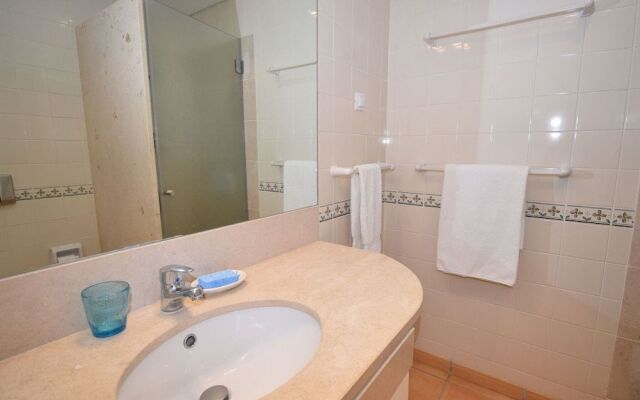 Sunny Balcony Apartment and Pool