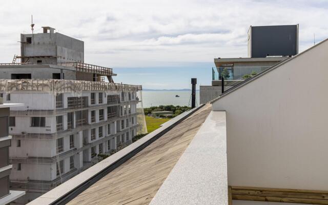 Apto duplex 240m da praia Floripa-SC JRR407