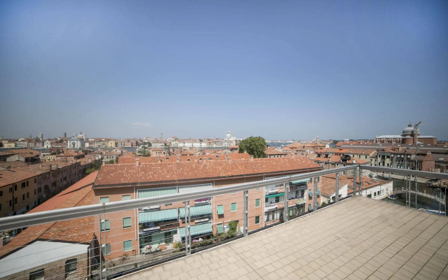 Sunny Terrace Hostel