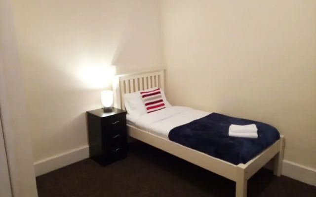 KCS Apartment - 3 Bedroom Flat Birmingham