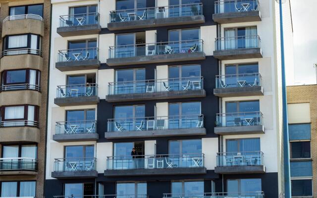 Modern beachside apartment in Bray-Dunes close to De Panne