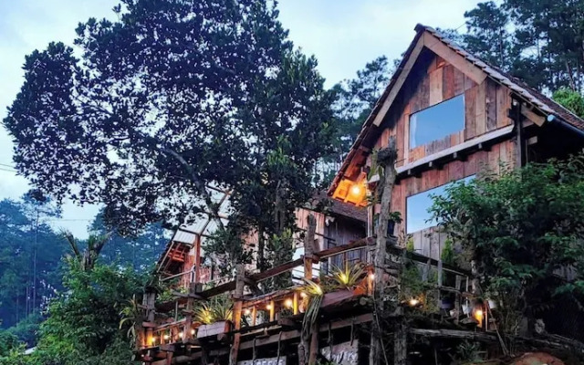 To Chim Ri Homestay Mang Đen