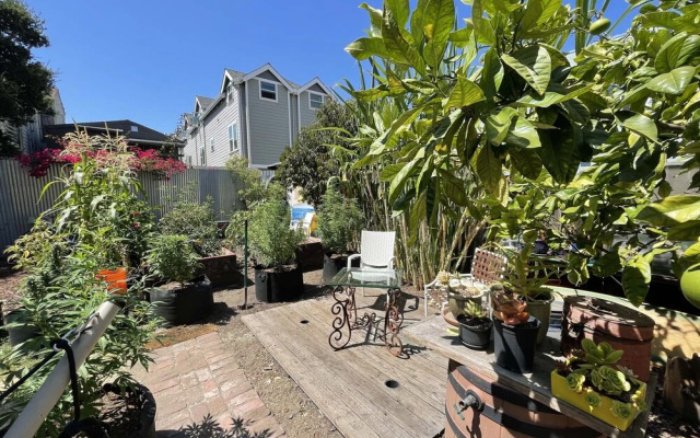 B-Love's Guest House