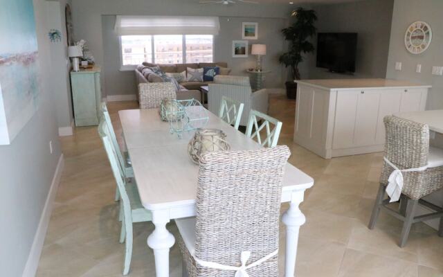 Jamaica Royale - 804 - 2 Br Condo