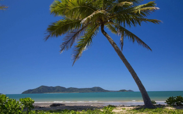 Apollo Jewel Beachfront Apartments