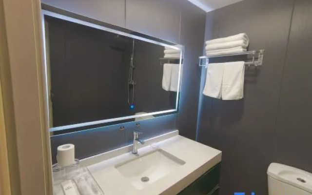 Ruilong Business Hotel – Bathroom – Xinyang