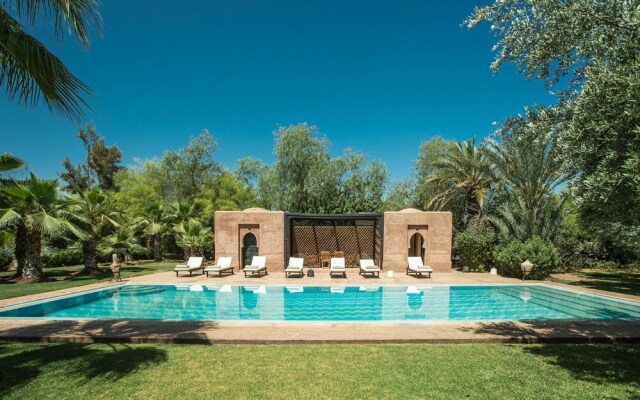 Villa Alouna en exclusivité avec piscine privée dans la Palmeraie