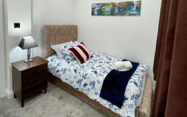 Charming 3 Bedroom House in Dagenham London