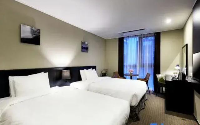 Отель Golden Harbor Pyeongtaek