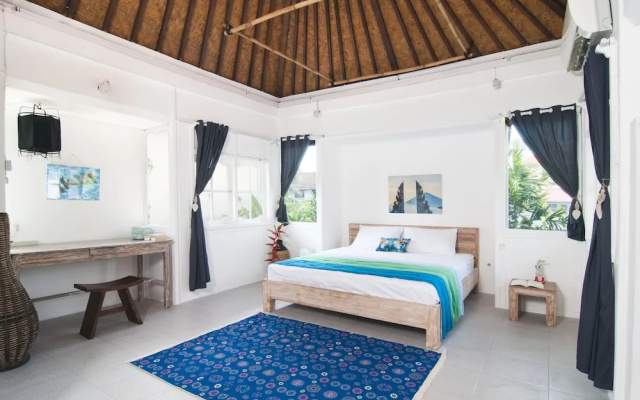 New 2 King Beds, Walk to Beach, Cafes all Else 30 Minutes From Airport