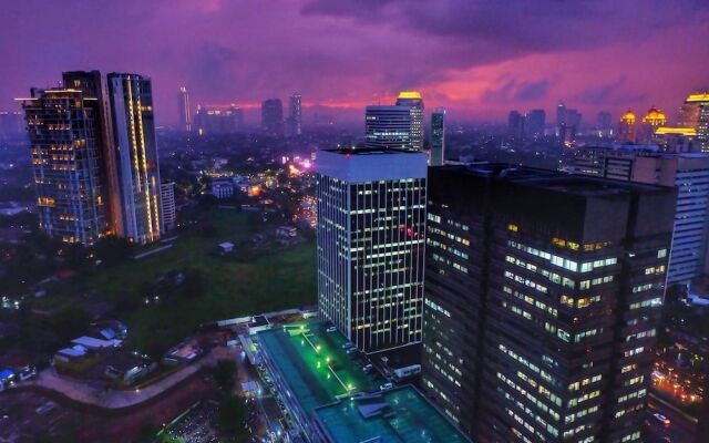 3 Bedrooms Luxury Sudirman Mansion Apartment by Travelio