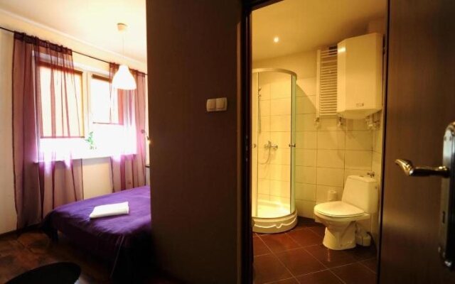 Very Berry Hostel