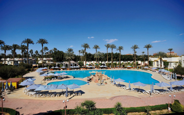 Cataract Pyramids Resort