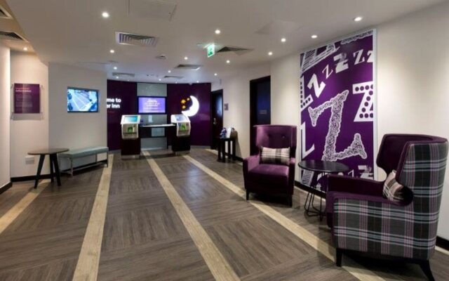 Premier Inn London Southgate Hotel