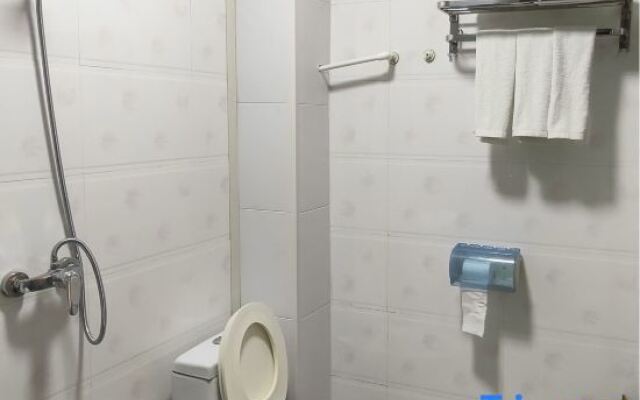 Mengzhou Longfeng Hotel