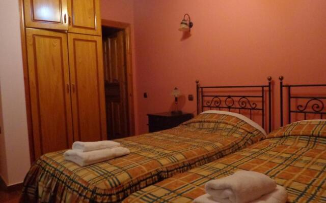 Alonaki Guesthouse