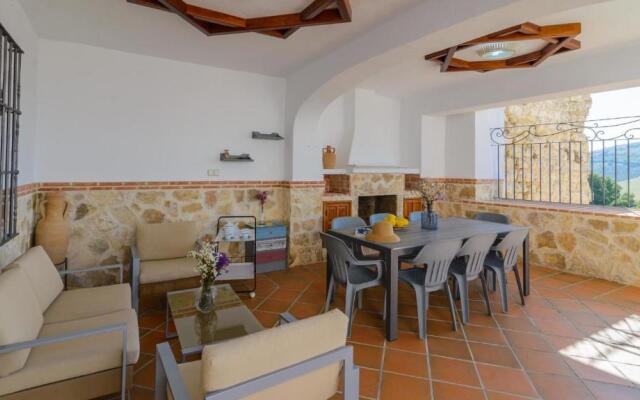 Torreon de Morayma Baena by Ruralidays