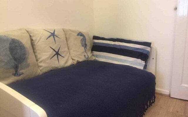 Compact Suite, 3 min From Beach - Inc Breakfast