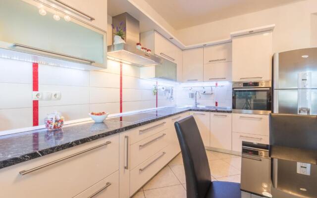 Grand View Apartments