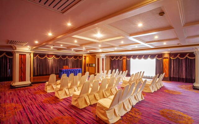 Floral Hotel  Dolphin Circle Pattaya