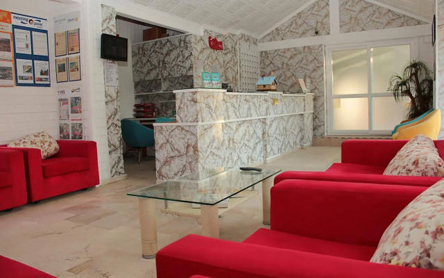 Side Temple Hotel