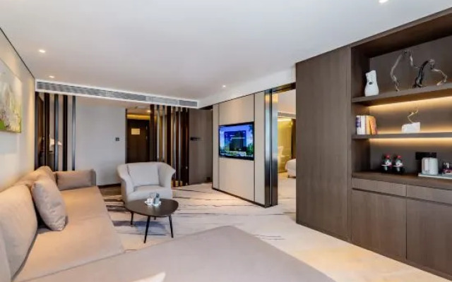 Ramada Bayonne Hotel