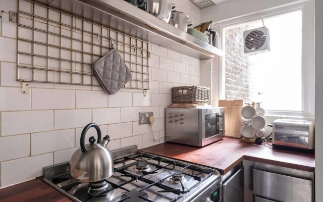 Lovely 2br Home in South London, 4 Guests