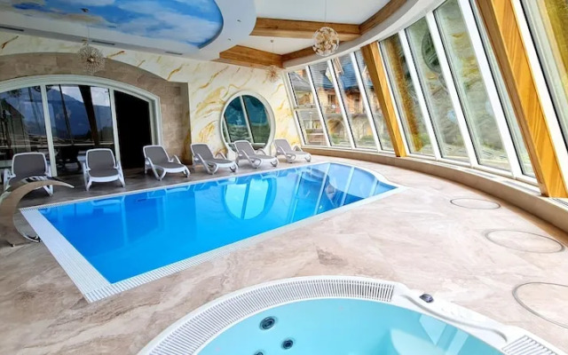 KRUPÓWKA MOUNTAIN RESORT - Widokowy hotel z basenami i wellness