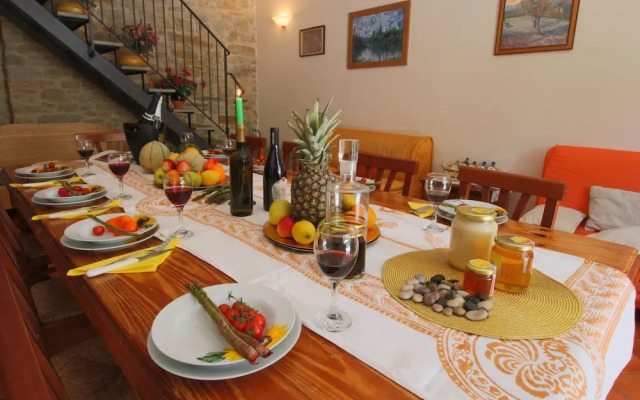 Villa ad Apecchio con Bosco