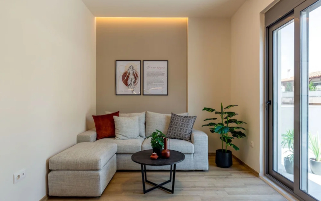 Io Suites