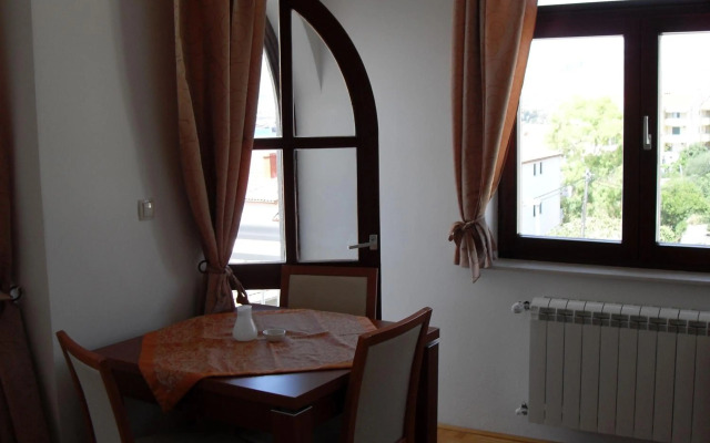 Studio Apartments Nada