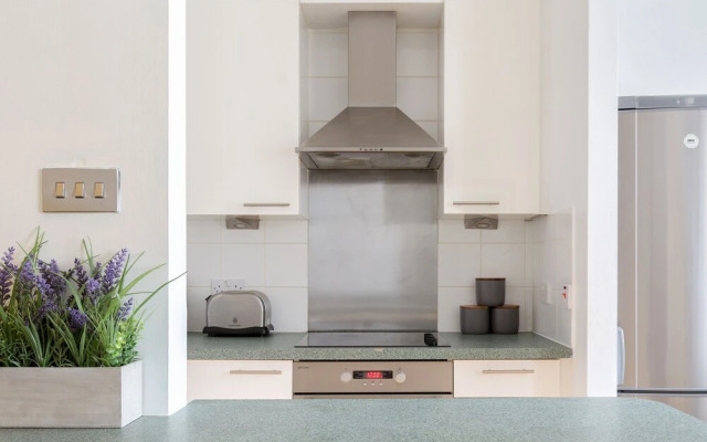 The Aldgate Flats