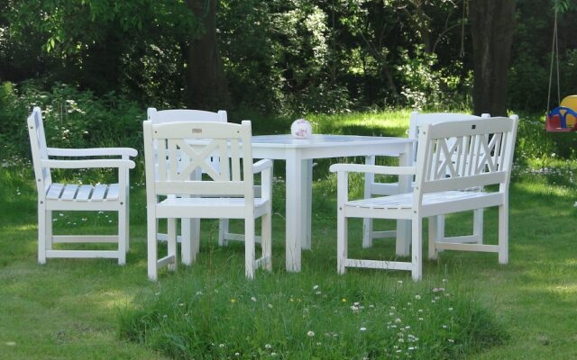 Spacious Apartment With Garden in Boisendorf