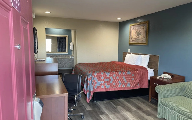 Deluxe Inn