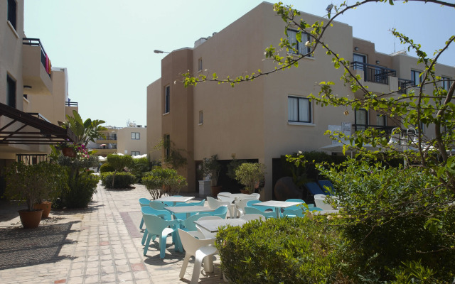 Senator Hotel Apartments - Adults Only