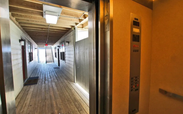 Seascape 102 by Youngs Suncoast