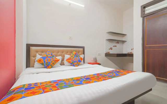 Fabexpress Royal Palace Inn