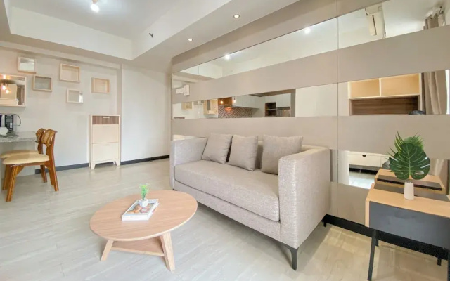 Stunning And Comfortable 2Br At The Wave Kuningan Apartment