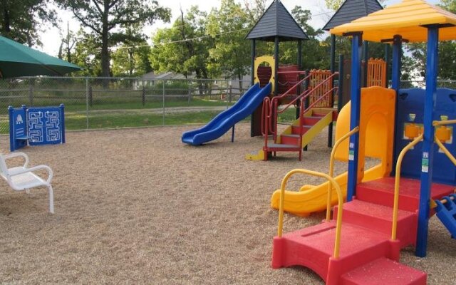 Holiday Shores Resort